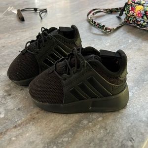 Size 4k toddler adidas sneakers